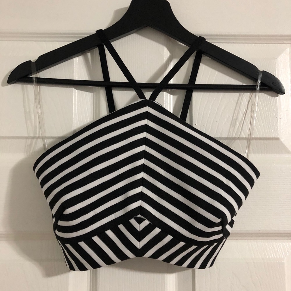 Dynamite Striped black & white crop top w/ zipper
